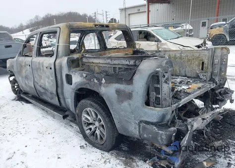 2022 Ram 1500 Laramie 4X4 5'7 Box z USA, uszkodzony, nr VIN 1C6SRFJT0NN247773